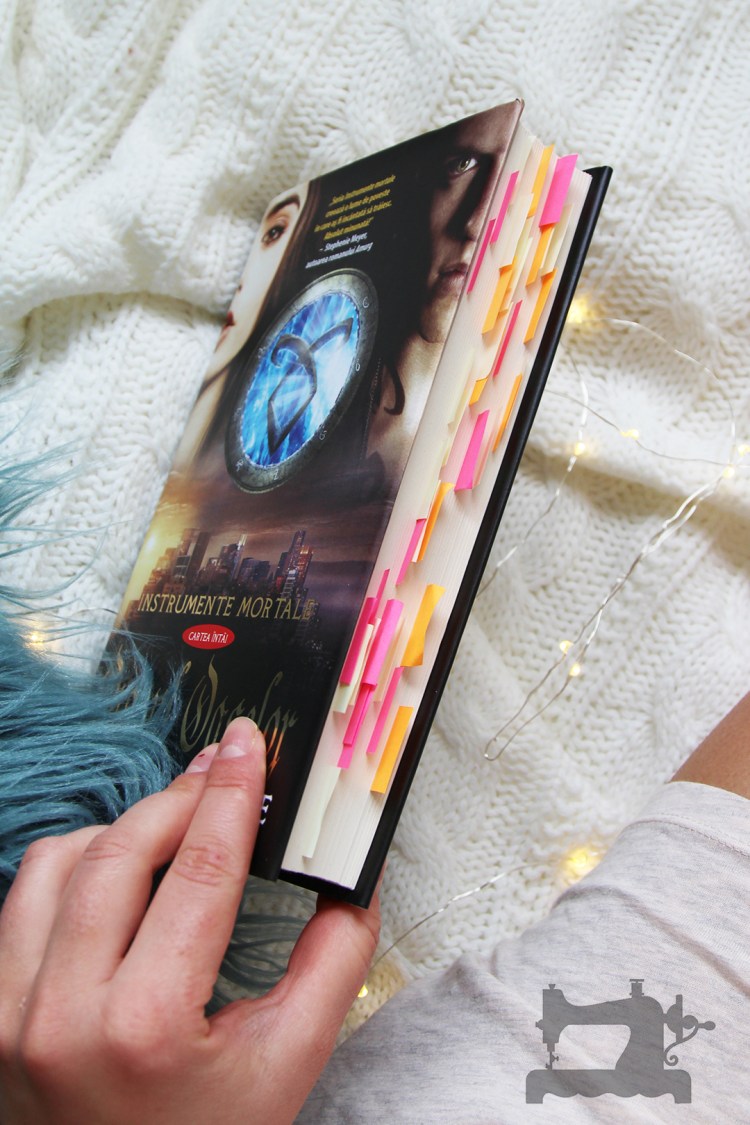 instrumente mortale orasul oaselor bookmarks