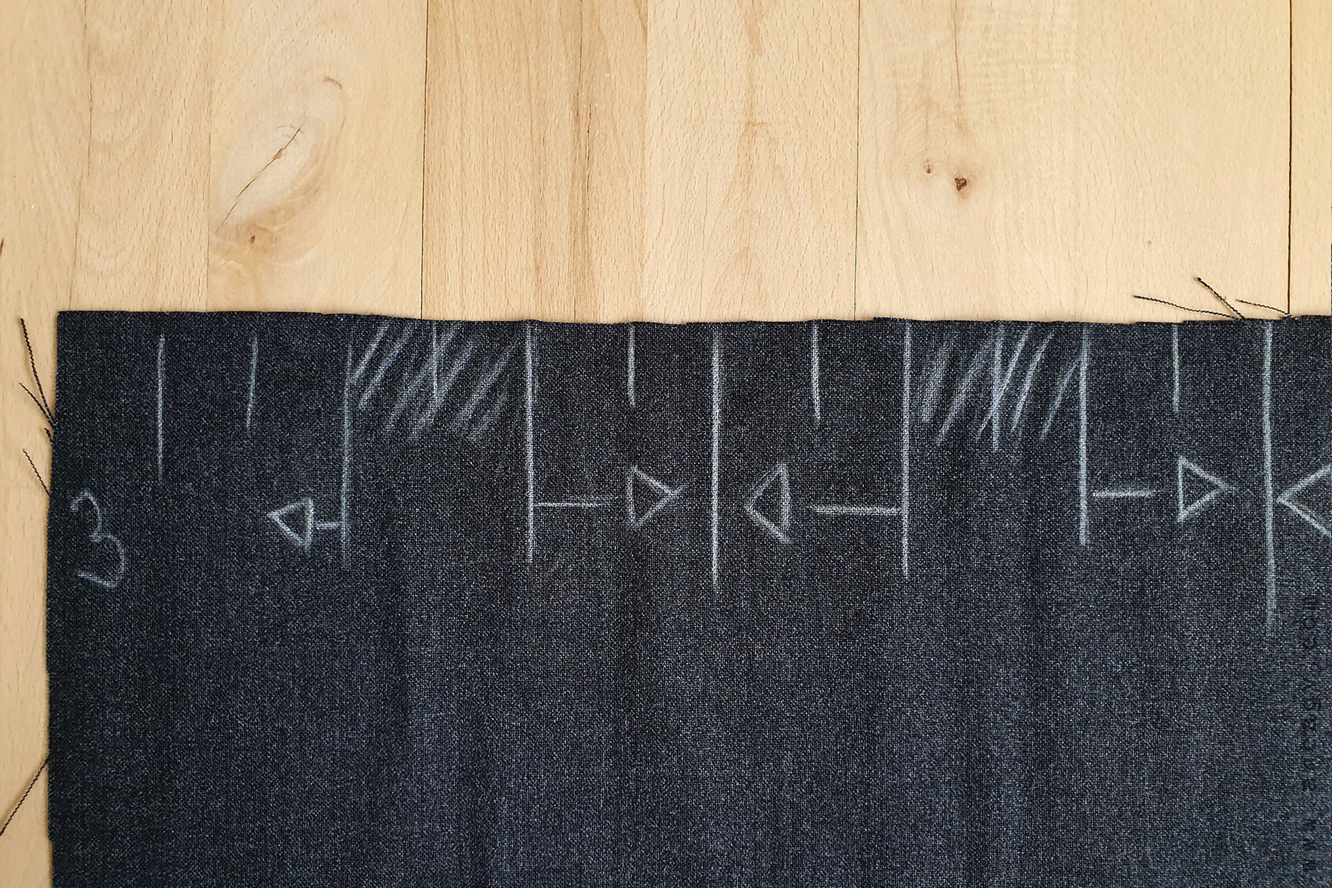 fusta-in-pliuri-de-stofa-5