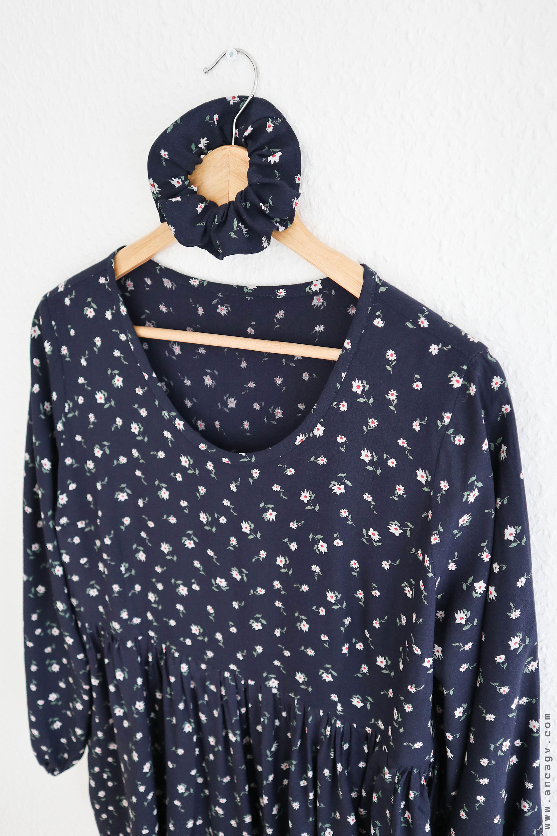 in-prag-de-vara-cu-o-rochie-inflorata13