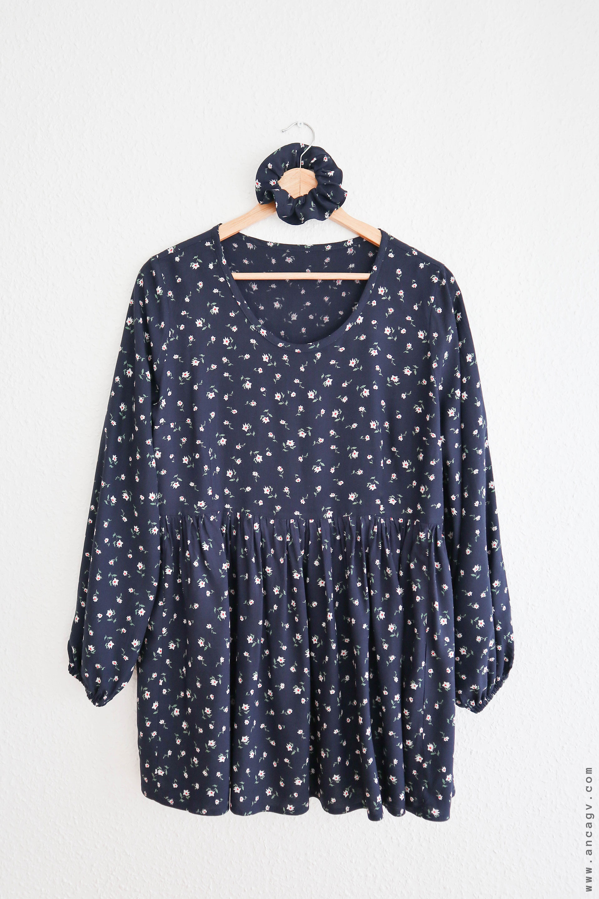 in-prag-de-vara-cu-o-rochie-inflorata14