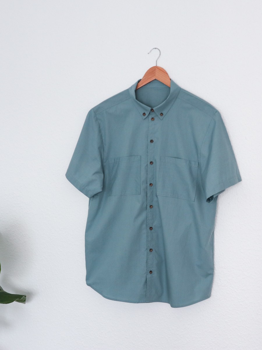 din acelasi cearceaf o camasa pentru el